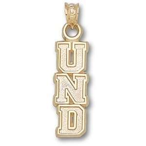  University of North Dakota UND Vertical Pendant (Gold 