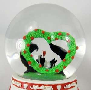 Looney Tunes PEPE LE PEW and PENELOPE Musical Snowglobe  