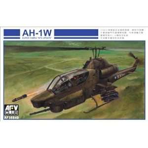    AH 1W Super Cobra NTS Update Helicopter 1 35 AFV Club Toys & Games