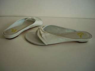 REPORT White Leather Shoes Flats Thongs Womens Size 7  