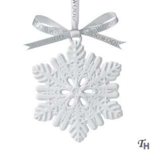  Wedgwood Traditional Holiday Ornament White Snowflake 