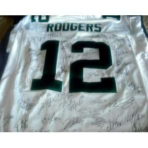  Team Signed Green Bay Packers Jersey   Matthews, Rodgers 