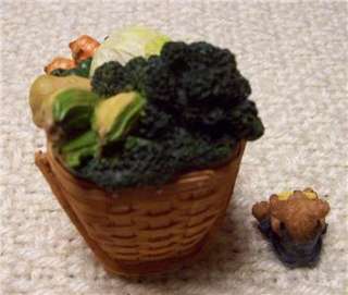 Boyds Longaberger Vegetable Treasure Basket is new in box. Its about 