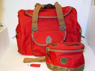 TOTEBAG/CARRY ON LADIES RED CANVAS 2PC DUFFLE BAG & LG, COSMETIC BAG 