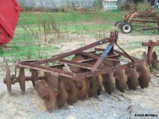 International Corp. 6 Disc/Cultivator  