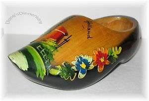 HOLLAND Embossed Design WOODEN DUTCH SHOE Hand Painted WINDMILL 