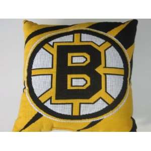  BOSTON BRUINS Soft Knit Team Logo Throw Pillow 18 x 18 x 