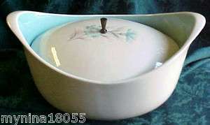 Taylor Smith Taylor Ever Yours Boutonniere 1.25 Casserole w/Lid  