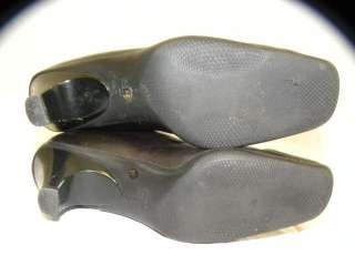   wear with minor scuffing at toes and sides scuffing on back of heel
