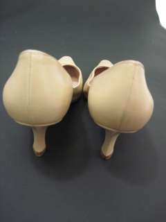 You are bidding on a pair of GIANNI MILANESI Beige Leather Pumps Heels 
