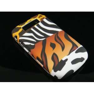 MIXED ANIMALS Hard Rubber Feel Plastic Graphic Case for Blackberry 