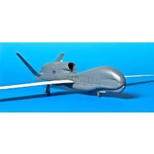   72 RQ 4B Global Hawk Unmanned Aerial Vehicle Toys & Games