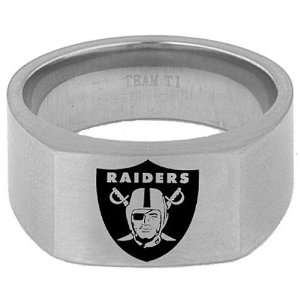  Team Titanium Oakland Raiders 10mm Signet Ring Sports 