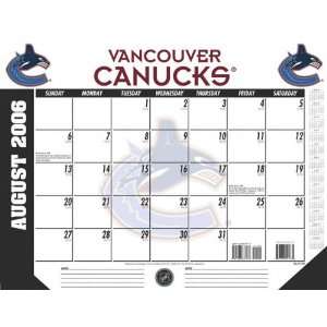 Vancouver Canucks 22x17 Academic Desk Calendar 2006 07  