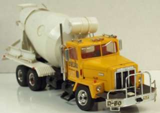 International 5000 Cement Mixer Truck, Built Model 1/25 Scale  