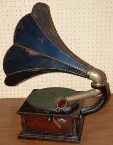 Standard Talking Machine Co. Model A Phonograph Record Player  