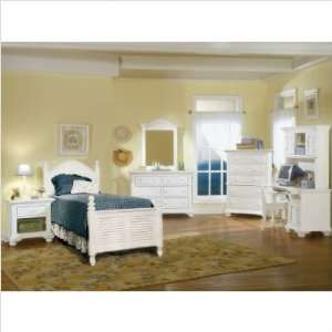   Poster Bedroom Set in Distressed Eggshell White (5 Pieces) Size Queen