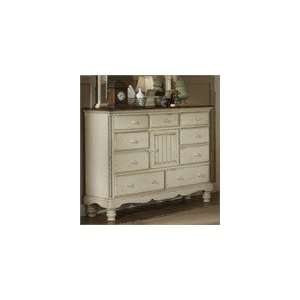   Mule Chest with Dovetail Drawers   Hillsdale Furniture