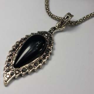   Fashion Black Leaf Design Tibet Silver Gemstone Pendant Necklace