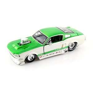  1967 Ford Mustang GT Pro Street 1/24 White w.Green Toys 