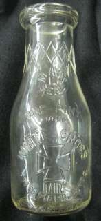 Vintage WHITE CROSS Dairy/Milk Bottle One Pint Pittsfield Mass. GLASS 