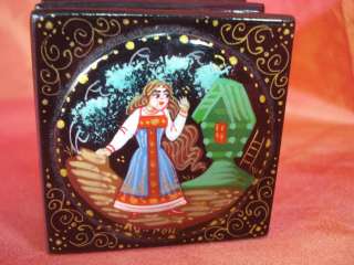 VINTAGE RUSSIAN HAND PAINTED WOODEN JEWELRY BOX  