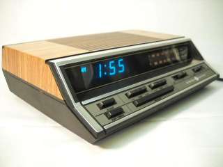 Vintage GE Am Fm Alarm Clock Radio Model # 7 4666A Blue Dimmer LED 