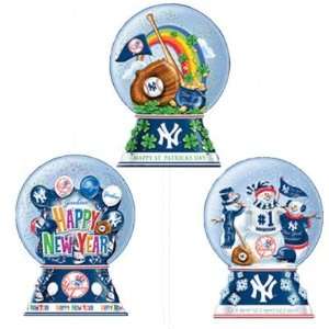  New York Yankees Snow Globe Collection
