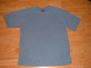 Mens blue short sleeve V neck shirt XL  