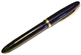 Sheaffer ~ Vintage Black 10K Fountain Pen w/ 14K Nib  