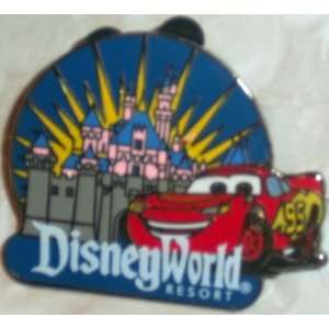  Disney Pin Collectors Pin  Disney World Lightning Mcqueen 