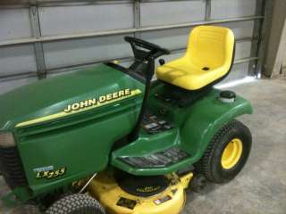 New John Deere seat LX255, GT225, GT235, GT245, 335D  