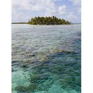 Blue Lagoon, Rangiroa, Tuamotu Archipelago, French Polynesia Islands 