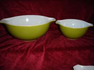 SET OF FOUR GREEN / VERDE NESTING PYREX CINDERELLA STYLE MIXING BOWLS