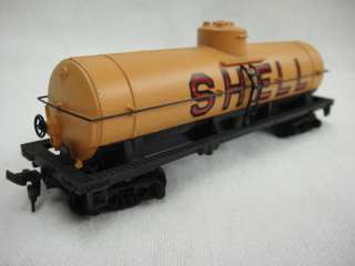 Tyco HO Scale Model Train Retro Gold Shell Tank Car Tanker Red Letters 