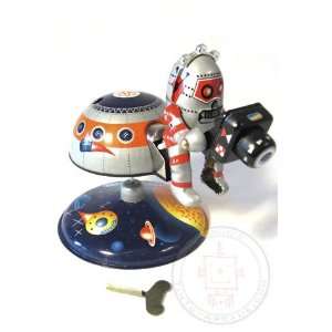  Mars 10 Space Station   Wind up Tin Toy Toys & Games